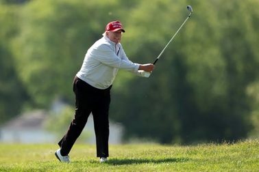 Mật vụ Mỹ đau đầu vì sở thích chơi golf của ông Trump