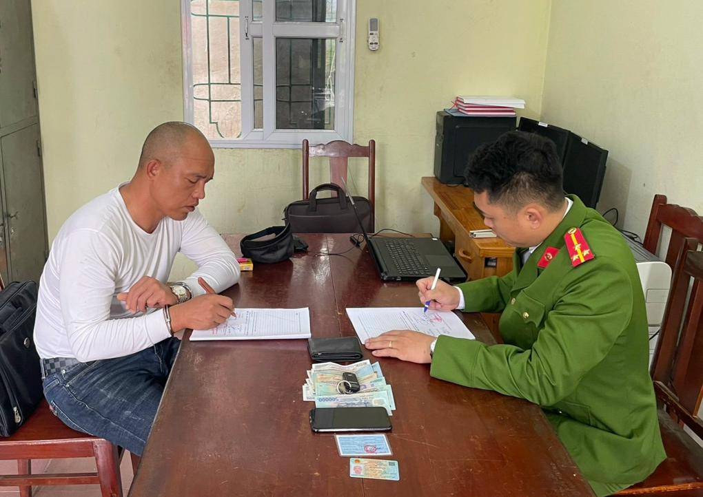 Phú Thọ bắt đối tượng bị công an Hà Nội truy nã - 1 Phú Thọ bắt đối tượng bị công an Hà Nội truy nã - 1