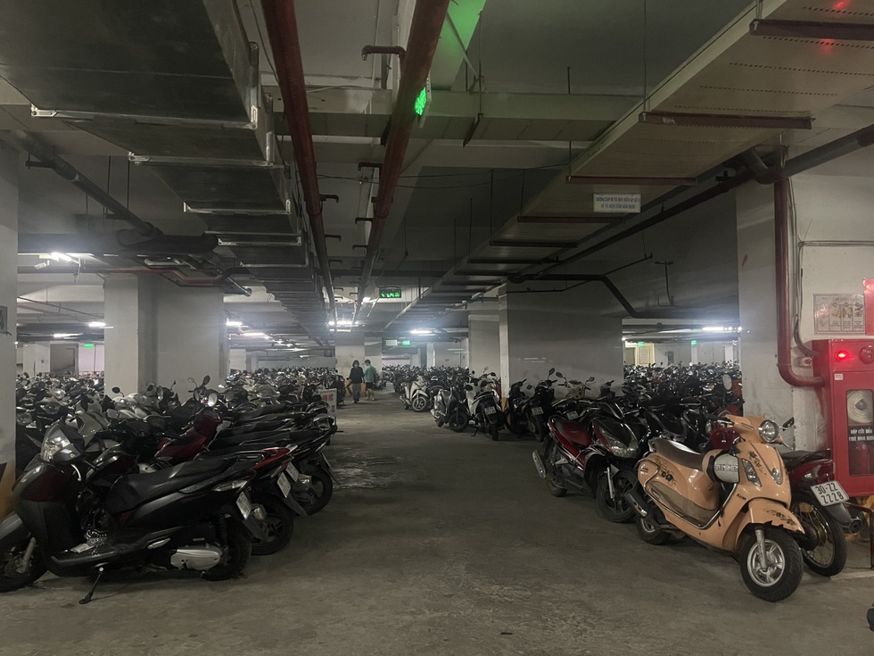 Cuộc sống bất tiện không sổ hồng tại chung cư vạn dân của ông Thản ở Hà Nội - 4 Cuộc sống bất tiện không sổ hồng tại chung cư vạn dân của ông Thản ở Hà Nội - 4