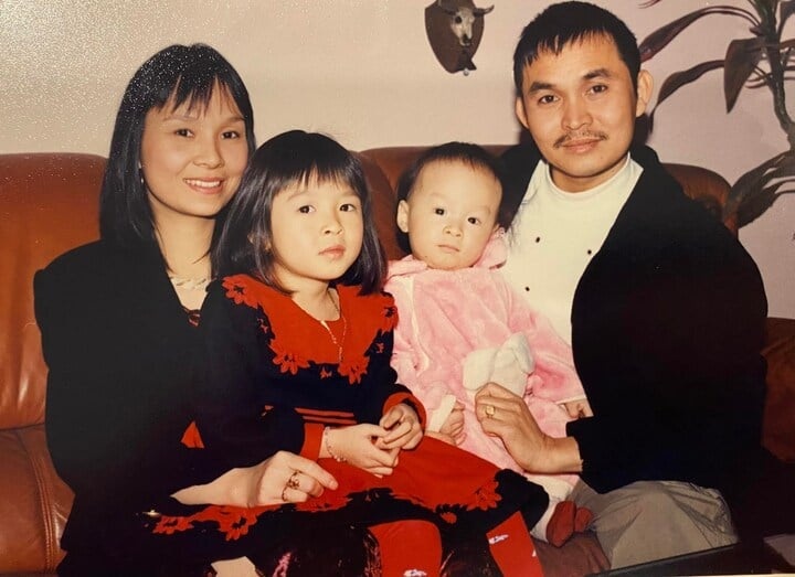 Nhan sắc bà xã là hoa hậu phố cổ, nắm kinh tế của Xuân Hinh - 1 Nhan sắc bà xã là hoa hậu phố cổ, nắm kinh tế của Xuân Hinh - 1