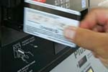 Kẽ hở “chết người” trong khâu mở thẻ tín dụng