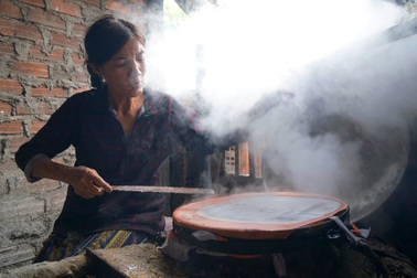 Khách điện thoại hối hàng Tết mà trời không chiều lòng người