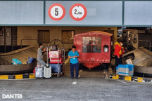 Nhân viên bốc xếp móc trộm đồ tại sân bay bị phát hiện như thế nào?