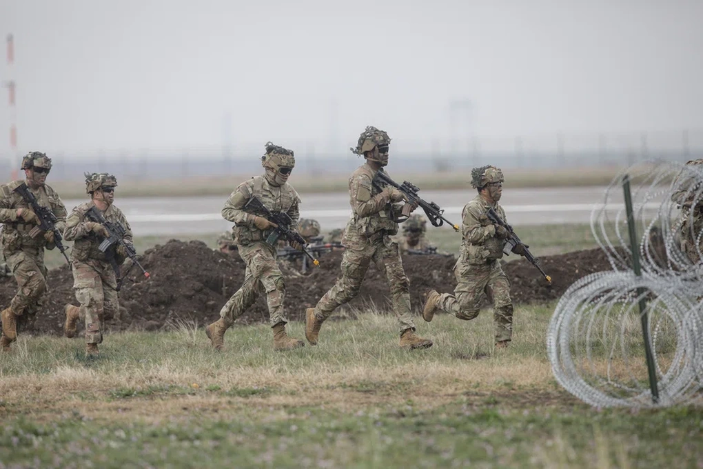 Mỹ thu hẹp hiện diện quân sự ở sườn đông của NATO - 1 Mỹ thu hẹp hiện diện quân sự ở sườn đông của NATO - 1