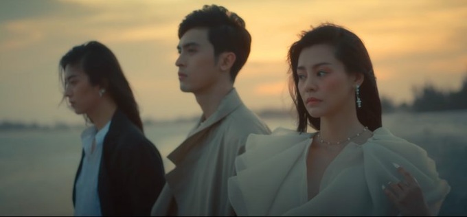 Cười ngất với Bùi Lan Hương ở cảnh hậu trường cực nhí nhảnh, dễ thương - Ảnh 1.