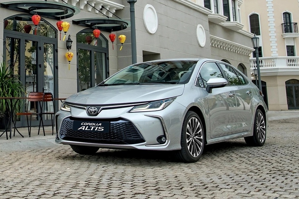 Mazda3 lẻ loi tại phân khúc sedan hạng C - 2