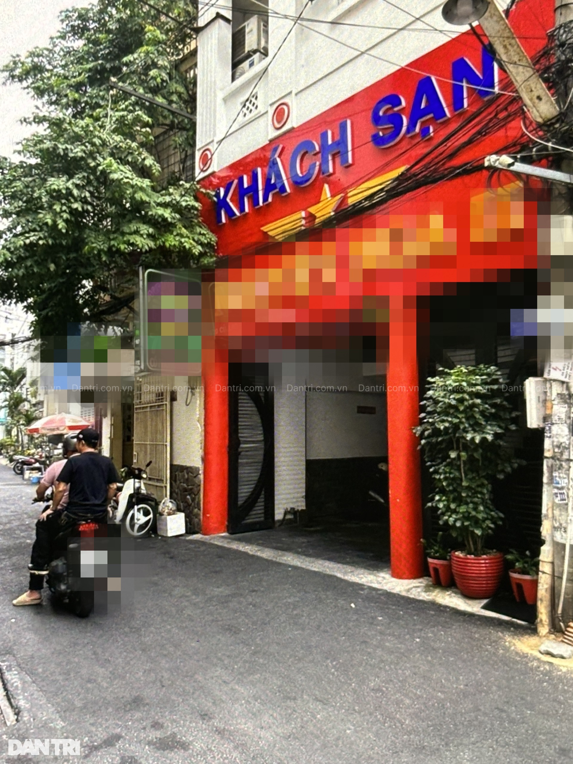 Bé gái 14 tuổi bị mẹ ruột đưa đi bán dâm nhiều lần: Quyển nhật ký đau lòng - 6 Bé gái 14 tuổi bị mẹ ruột đưa đi bán dâm nhiều lần: Quyển nhật ký đau lòng - 6