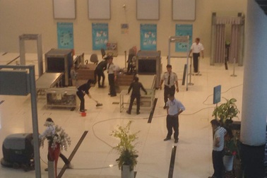 “Chạy mưa” tán loạn ở sân bay Buôn Ma Thuột