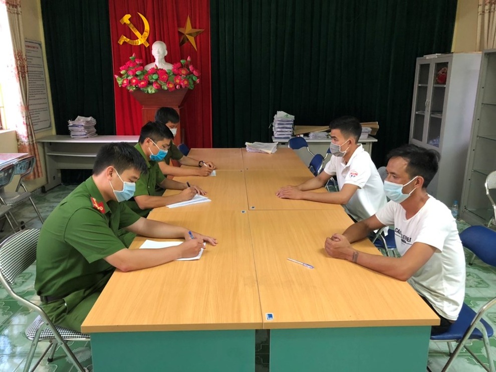 Né chốt kiểm dịch ở Hải Phòng, lái xe ôm cùng khách bị phạt 5 triệu đồng - 1 Né chốt kiểm dịch ở Hải Phòng, lái xe ôm cùng khách bị phạt 5 triệu đồng - 1