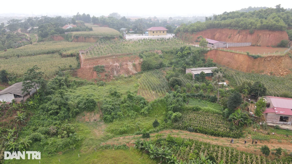 Tiền đóng băng trong đất, nhà giàu cũng đuối sức chờ bán ra - 2 Tiền đóng băng trong đất, nhà giàu cũng đuối sức chờ bán ra - 2