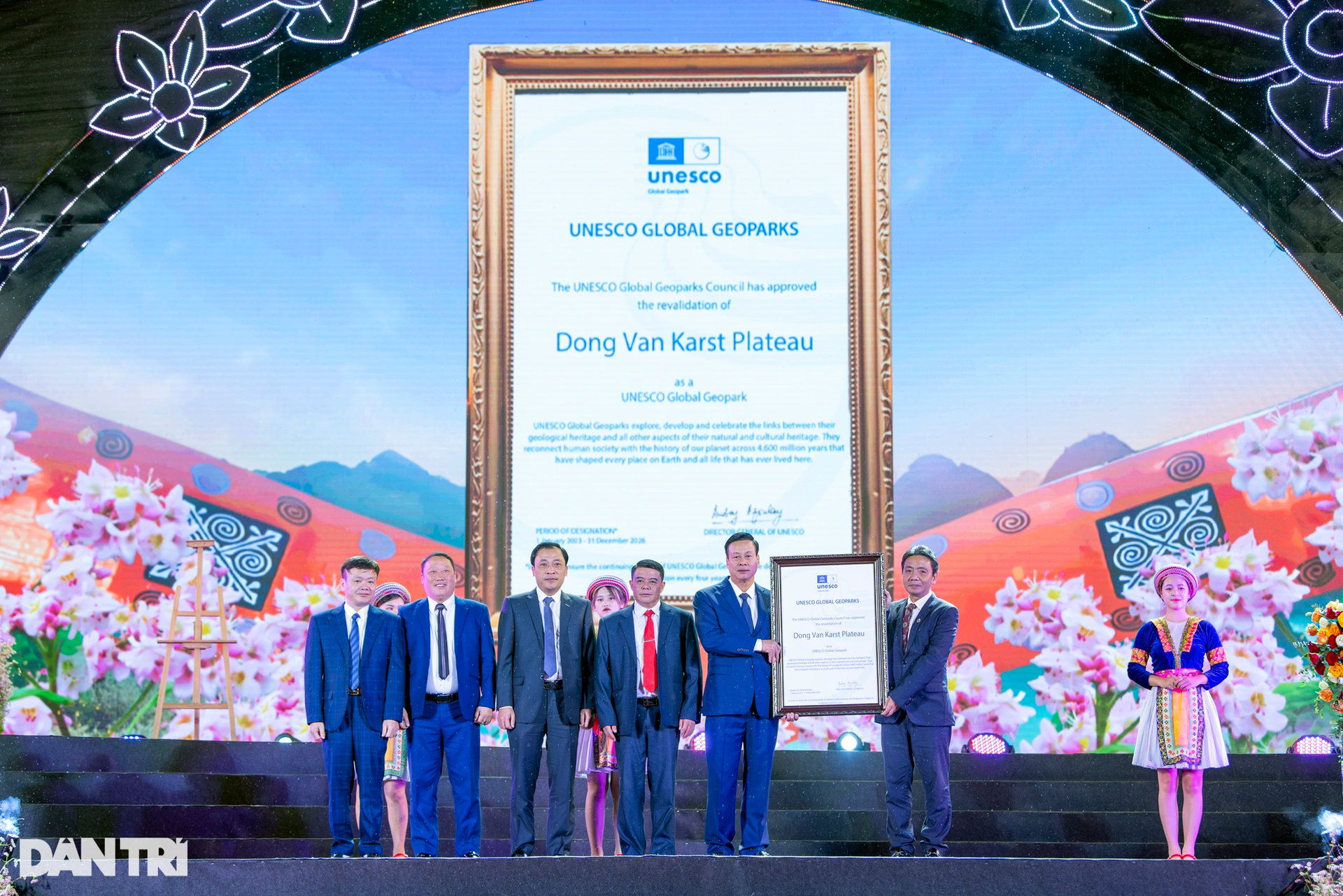 Cao nguyên đá Đồng Văn đón nhận danh hiệu Công viên địa chất toàn cầu lần 3 - 11 Cao nguyên đá Đồng Văn đón nhận danh hiệu Công viên địa chất toàn cầu lần 3 - 11