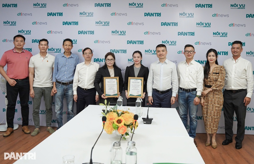 Báo Dân trí hoàn thành việc đào tạo 2 cán bộ Lào - 6 Báo Dân trí hoàn thành việc đào tạo 2 cán bộ Lào - 6