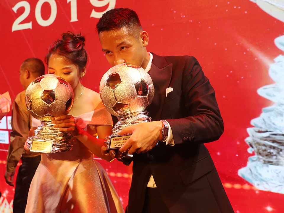 Hùng Dũng, Huỳnh Như rạng ngời trong ngày nhận Quả bóng vàng Việt Nam - 6 Hùng Dũng, Huỳnh Như rạng ngời trong ngày nhận Quả bóng vàng Việt Nam - 6
