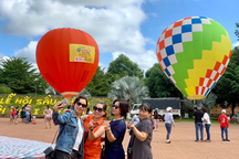 Hơn 40.000 lượt du khách dự lễ hội sầu riêng đầu tiên ở Tây Nguyên