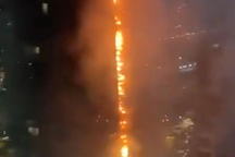 Chung cư 24 tầng ở Thổ Nhĩ Kỳ cháy như cột lửa