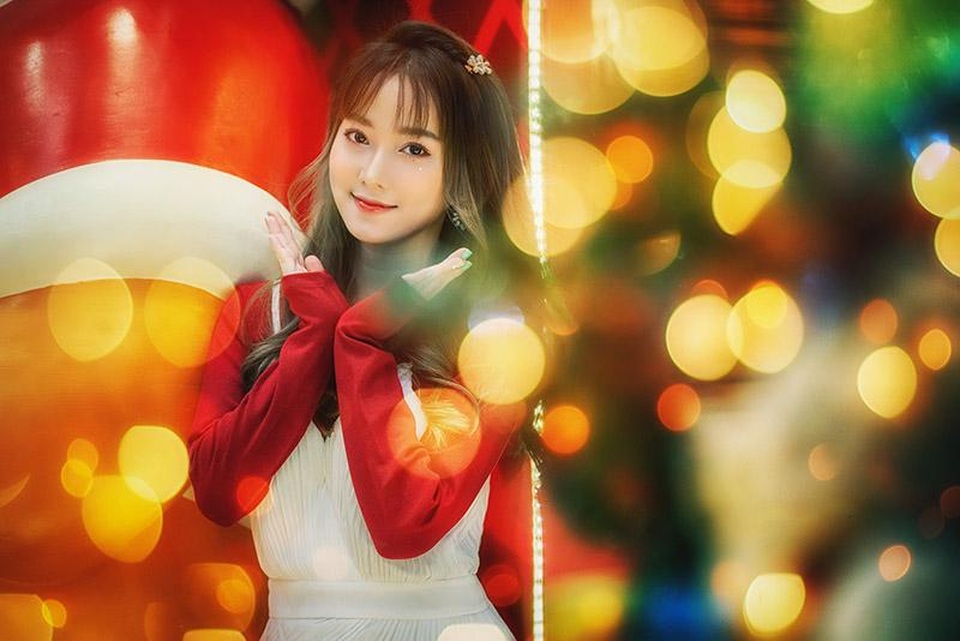 Cô gái có tên đẹp như người cuốn hút trong bộ ảnh đón Giáng sinh - 2