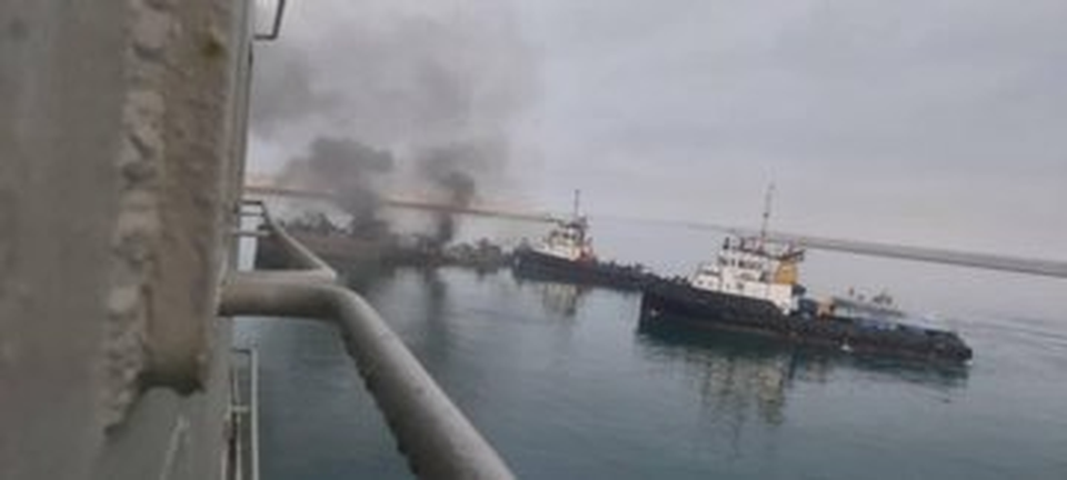 Video vụ tàu chiến Iran bắn nhầm tên lửa vào đồng đội khiến 19 người chết - 2 Video vụ tàu chiến Iran bắn nhầm tên lửa vào đồng đội khiến 19 người chết - 2