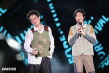 Hà Anh Tuấn “bóc phốt” Đen Vâu vì… quá cao trong đêm nhạc hơn 20.000 người