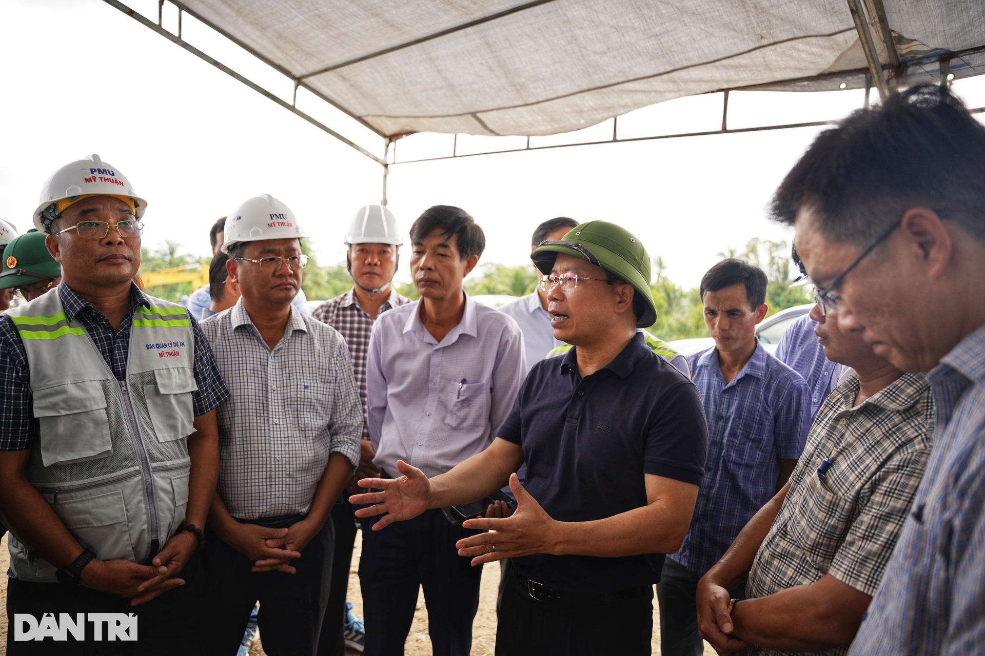 Dãi dầu mưa nắng trên công trường cao tốc Bắc - Nam - 9