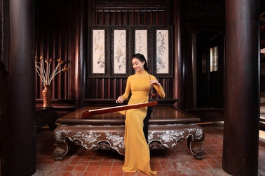 Bên chén trà xuân