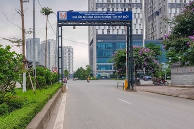 Cử tri đề nghị Hà Nội "xử" tình trạng lo xây nhà để bán, bỏ quên trường học