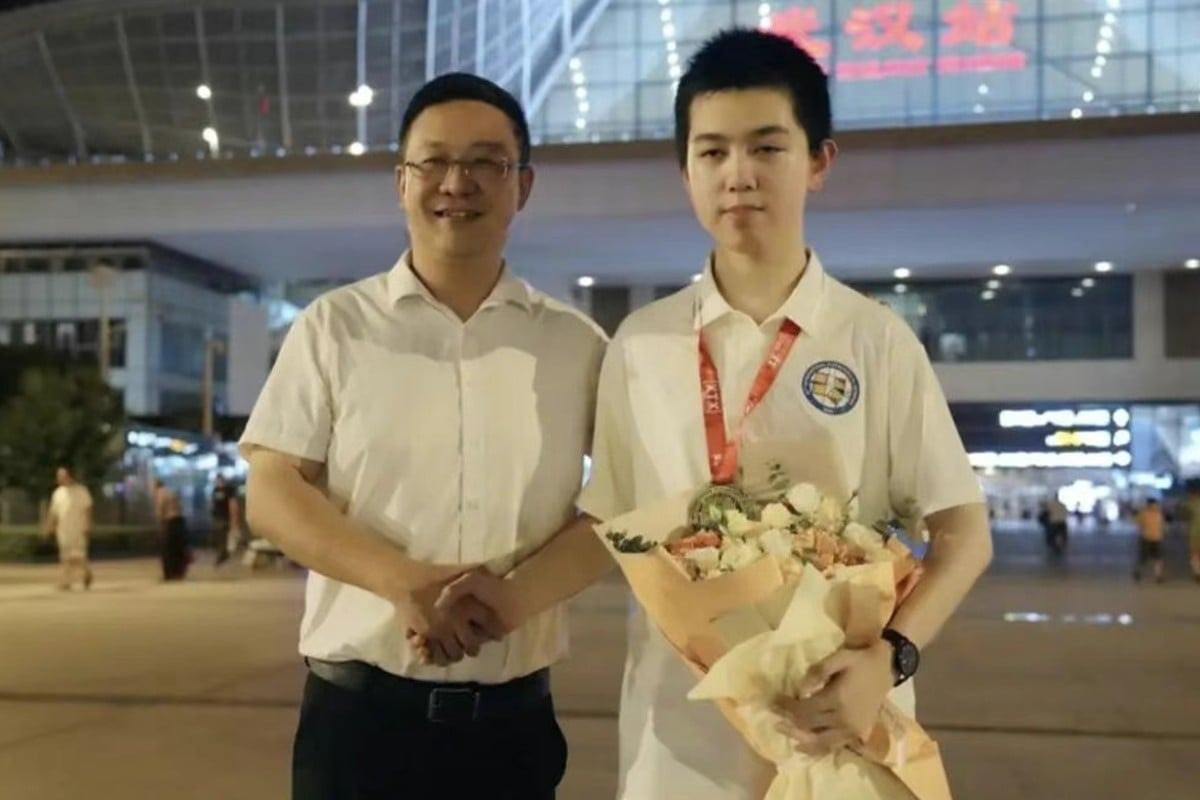Nam sinh bại não trở thành hiện tượng của cuộc thi Olympic toán quốc tế