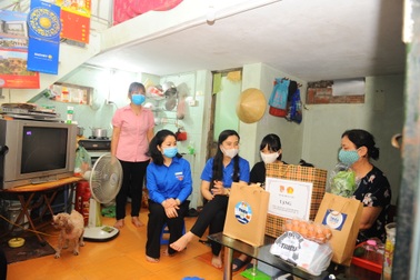 San sẻ yêu thương, chung tay vượt qua đại dịch Covid-19