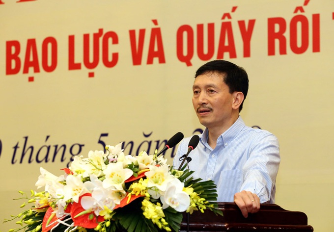 Vụ trưởng Vụ Hợp tác Quốc tế Nguyễn Mạnh Cường chia sẻ Tọa đàm là cơ hội để các bên liên quan cập nhật bối cảnh và tiến độ xây dựng Công ước của Tổ chức Lao động Quốc tế về chấm dứt bạo lực và quấy rối tại nơi làm việc