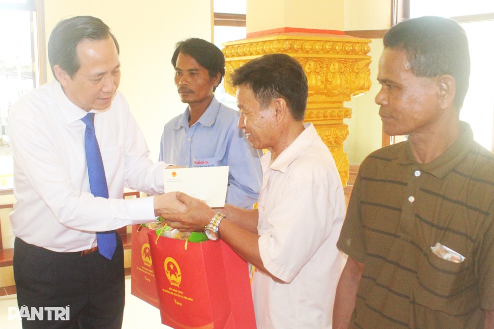 Bộ trưởng Đào Ngọc Dung chúc Tết đồng bào Khmer Tây Nam Bộ - 4 Bộ trưởng Đào Ngọc Dung chúc Tết đồng bào Khmer Tây Nam Bộ - 4