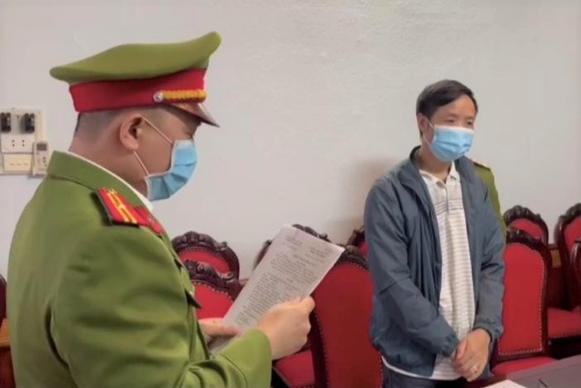 Khởi tố Giám đốc Thư viện tỉnh Hòa Bình - 1 Khởi tố Giám đốc Thư viện tỉnh Hòa Bình - 1