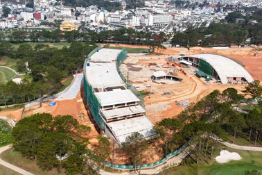 Thu hồi giấy phép xây dựng tầng hầm trong sân golf Đồi Cù Đà Lạt