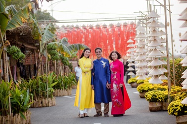 Đường hoa Home Hanoi Xuan khiến loạt người đẹp Việt mê mẩn