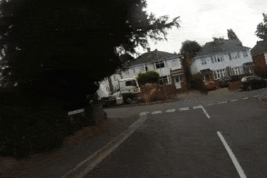 Tài xế quên cài phanh tay, xe trộn bê-tông gây thảm hoạ trên phố