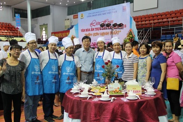 “Mâm cơm thắp lửa yêu thương” của PV Gas chào 20/10