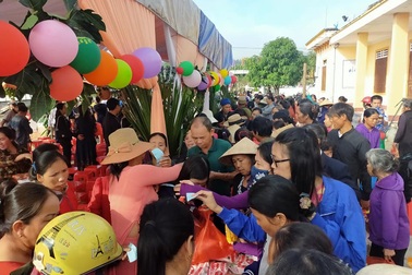 Phiên chợ Tết 0 đồng ý nghĩa cho người nghèo