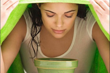 Ðau mắt đỏ có nên xông lá trầu?