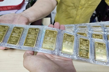 Tối 30/10, giá vàng, bạc đồng loạt giảm sốc
