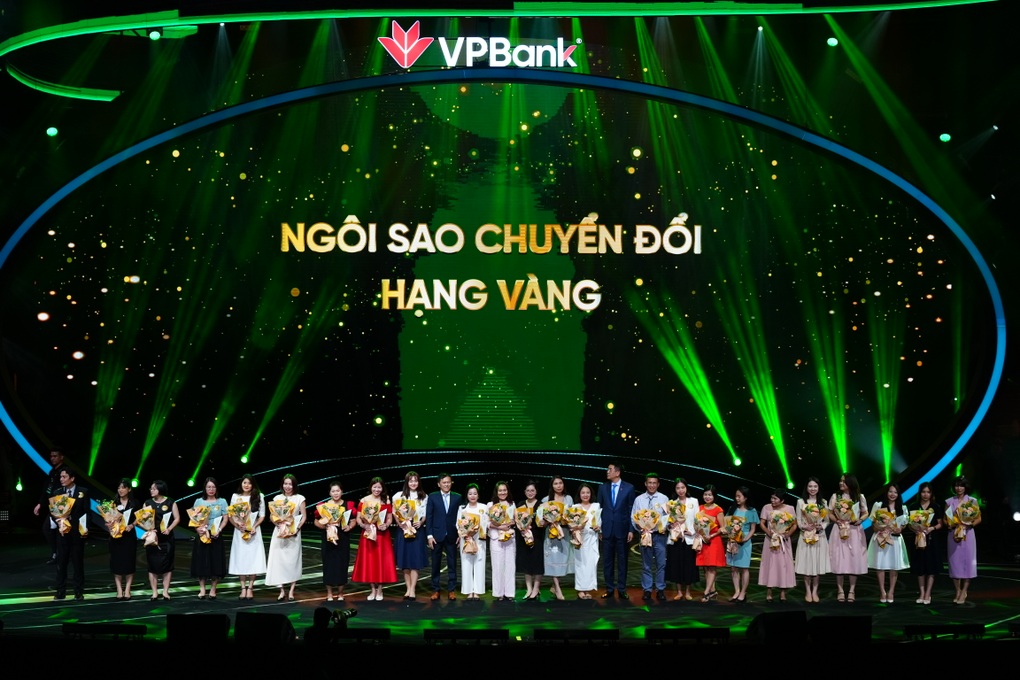 Thăng hoa cảm xúc cùng gala sinh nhật 30 tuổi VPBank - 4 Thăng hoa cảm xúc cùng gala sinh nhật 30 tuổi VPBank - 4