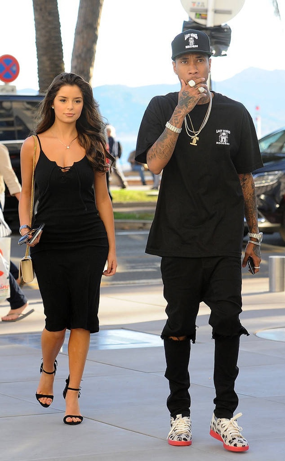 Bạn gái Rapper gốc Việt Tyga mặc áo gợi cảm khoe vòng một quyến rũ - 8 Bạn gái Rapper gốc Việt Tyga mặc áo gợi cảm khoe vòng một quyến rũ - 8