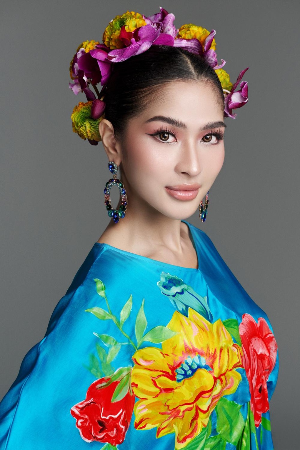 Top 4 Hoa hậu Trái đất 2023 diện thiết kế thời trang từ lụa Việt Nam - 5 Top 4 Hoa hậu Trái đất 2023 diện thiết kế thời trang từ lụa Việt Nam - 5