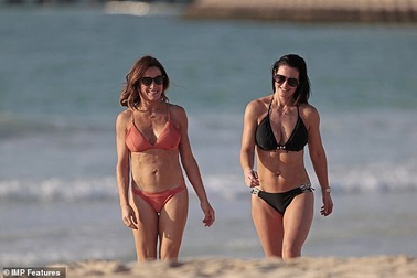 Ngưỡng mộ dáng săn chắc của MC 42 tuổi Kirsty Gallacher