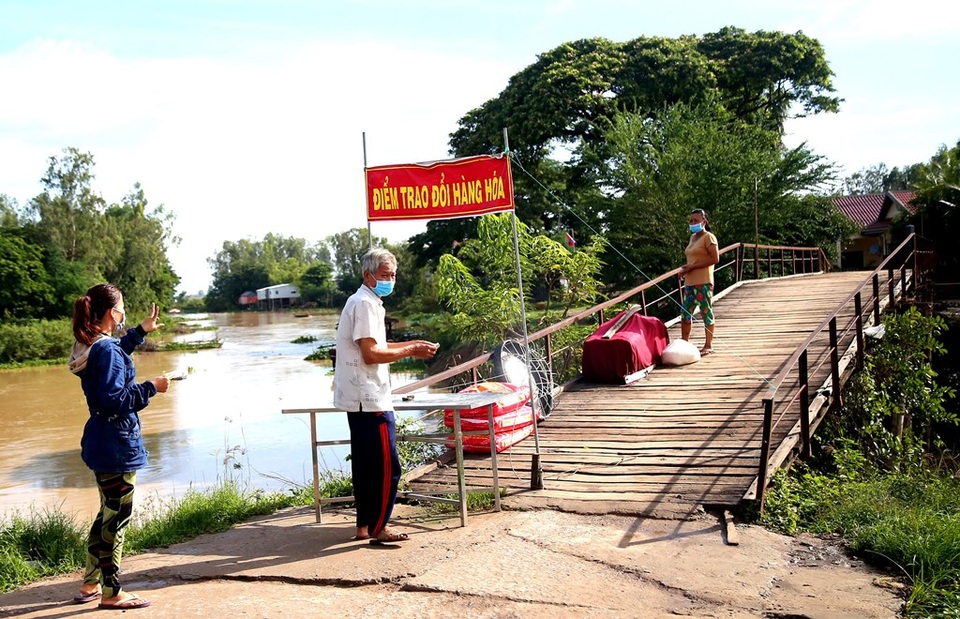 Những chiến sĩ Biên phòng ngày đêm căng mình chống Covid-19 - 7 Những chiến sĩ Biên phòng ngày đêm căng mình chống Covid-19 - 7