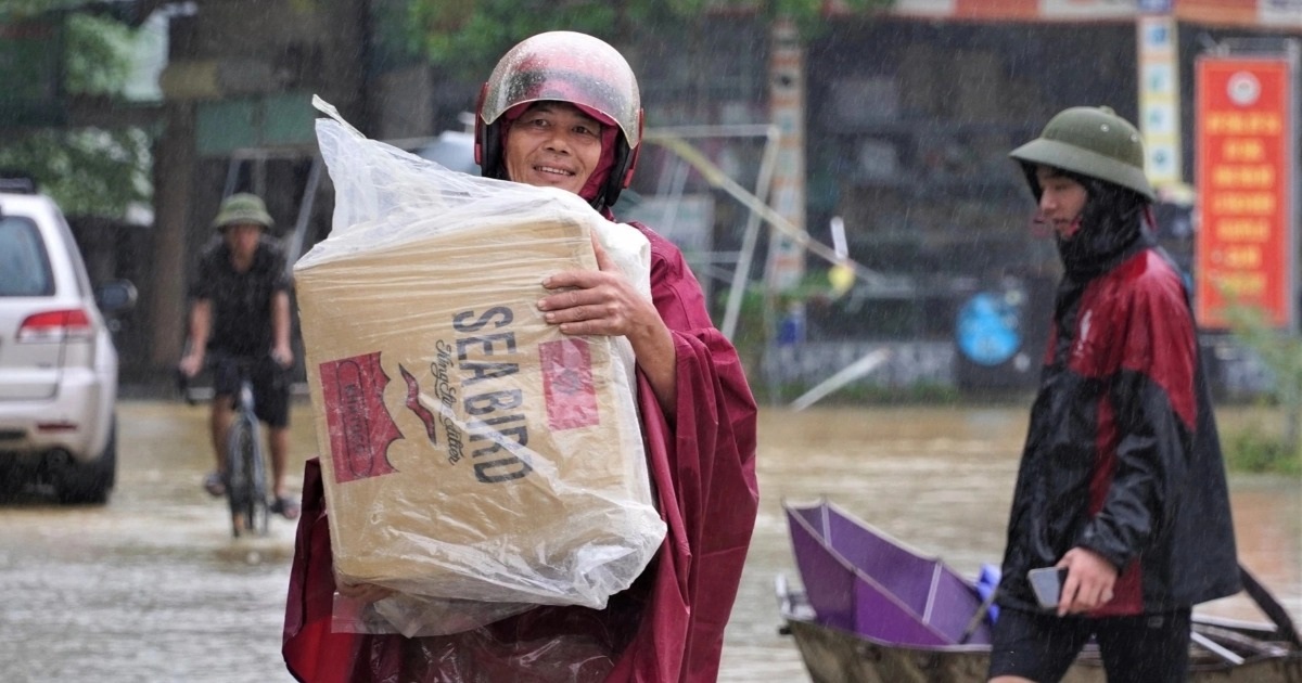 Nơi người dân trắng đêm canh nước, chạy lũ 2 lần trong 4 ngày - 1