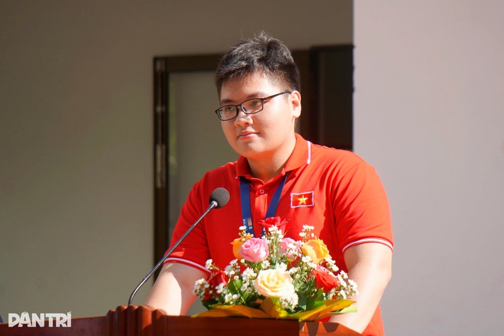 Thưởng 100 triệu đồng học sinh đạt huy chương vàng Olympic tin học quốc tế - 2 Thưởng 100 triệu đồng học sinh đạt huy chương vàng Olympic tin học quốc tế - 2