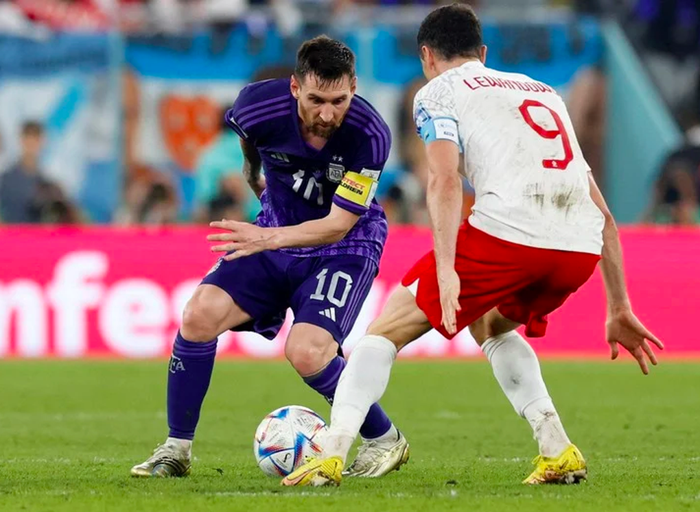 Messi và Lewandowski nói với nhau những gì sau trận Argentina - Ba Lan? - 1 Messi và Lewandowski nói với nhau những gì sau trận Argentina - Ba Lan? - 1