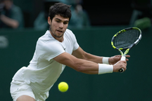 Alcaraz đối đầu Djokovic ở chung kết Wimbledon