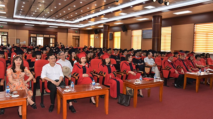 Trường Đại học Lao động – Xã hội bế giảng và trao bằng thạc sĩ niên khóa 2018 – 2020 - Ảnh 7. Trường Đại học Lao động – Xã hội bế giảng và trao bằng thạc sĩ niên khóa 2018 – 2020 - Ảnh 7.