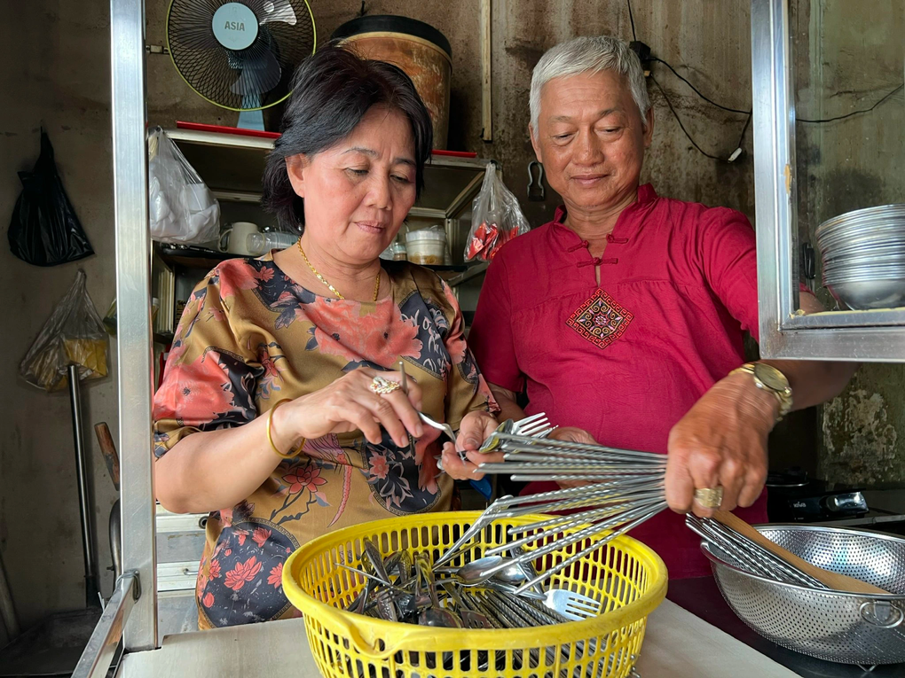 Vợ chồng bán cơm tấm Sài Gòn chi 100 triệu đồng xuyên Việt cùng con cháu - 8 Vợ chồng bán cơm tấm Sài Gòn chi 100 triệu đồng xuyên Việt cùng con cháu - 8