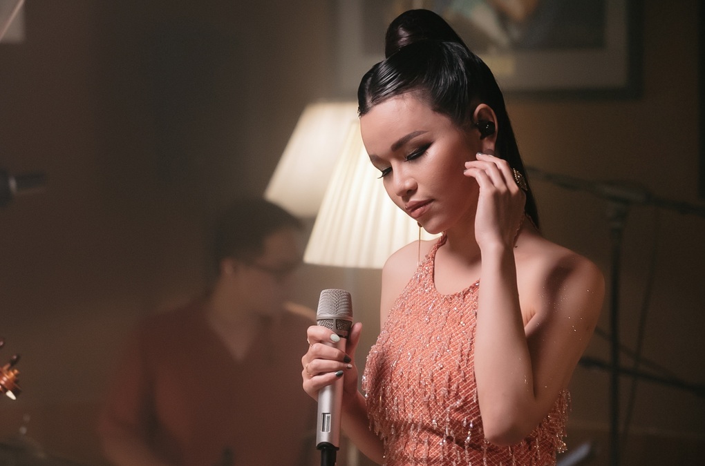 Hiền Nguyễn Soprano khoác áo mới những ca khúc kinh điển với jazzband - 4 Hiền Nguyễn Soprano khoác áo mới những ca khúc kinh điển với jazzband - 4