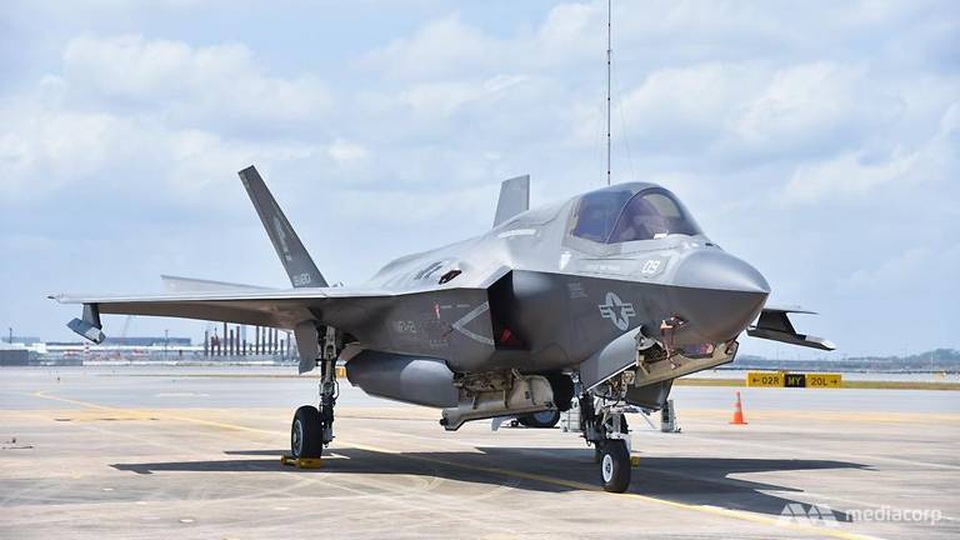F-35B Mỹ phô diễn sức mạnh tại triển lãm hàng không Singapore - 1 F-35B Mỹ phô diễn sức mạnh tại triển lãm hàng không Singapore - 1